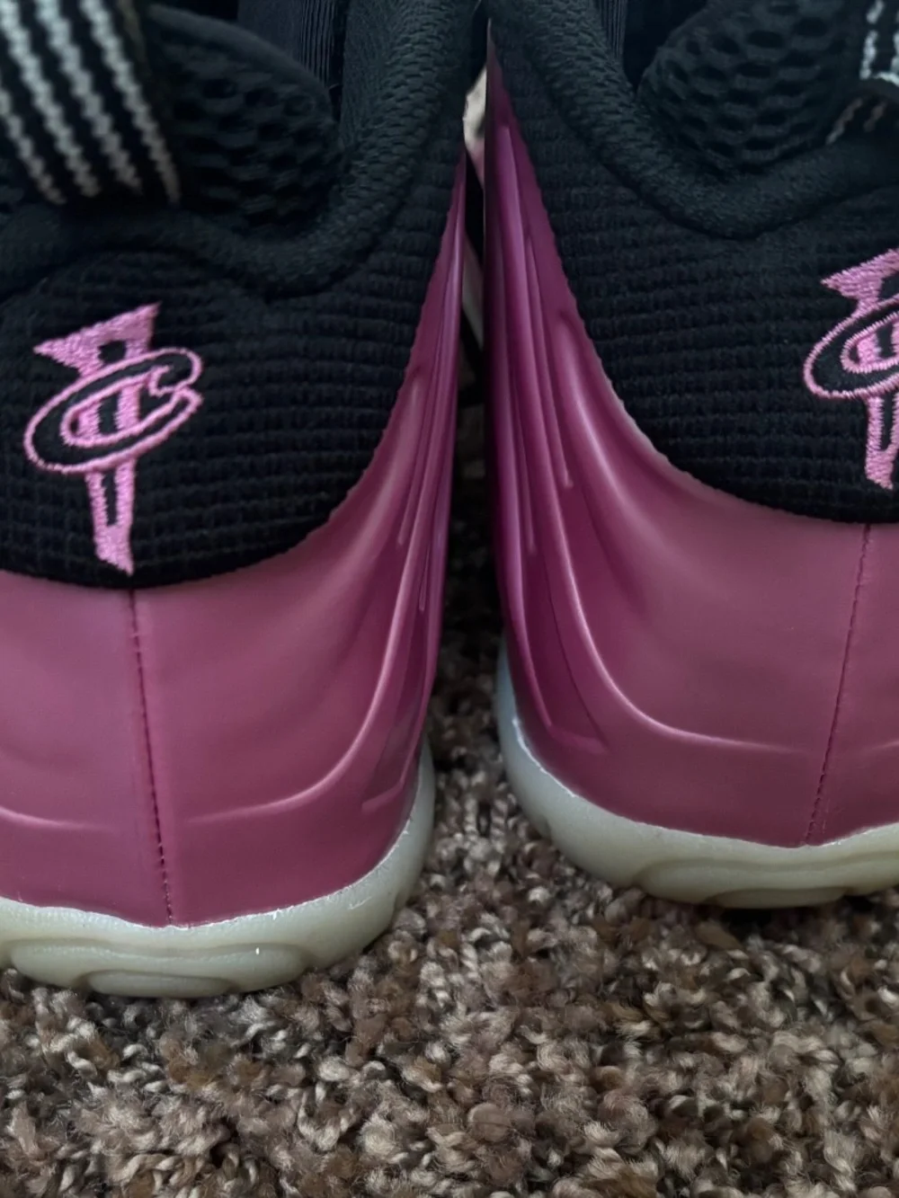 Nike little posite